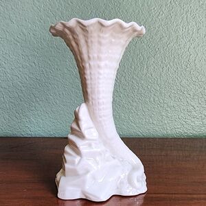 IRISH BELLEEK Vintage Cornucopia Rock Spill 6" Porcelain, Made in Ireland